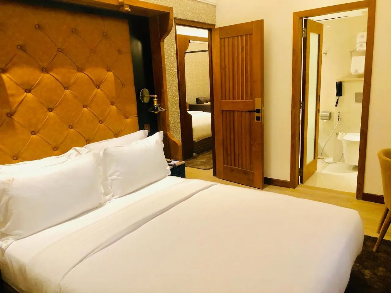 The Radh Hotel Kandy 4*,